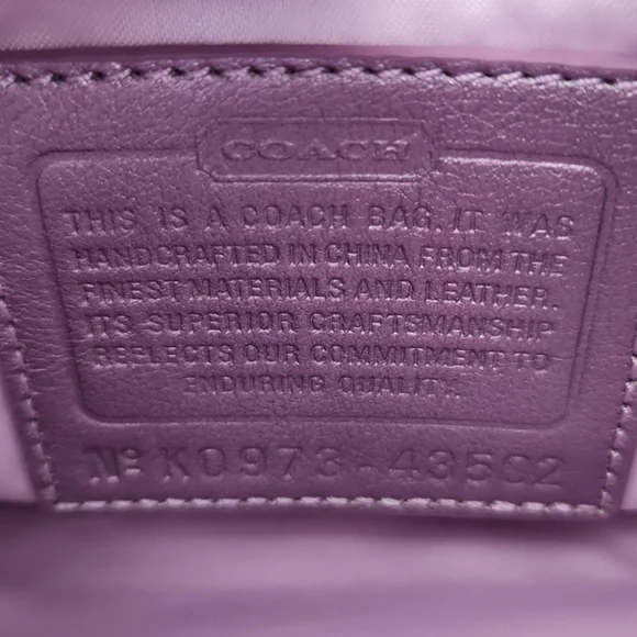 RARE COACH CROSSBODY BAG & MATCHING WRISTLET - Picture 5 of 8